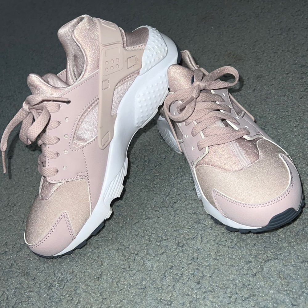 Nike Huarache Run in particle rose